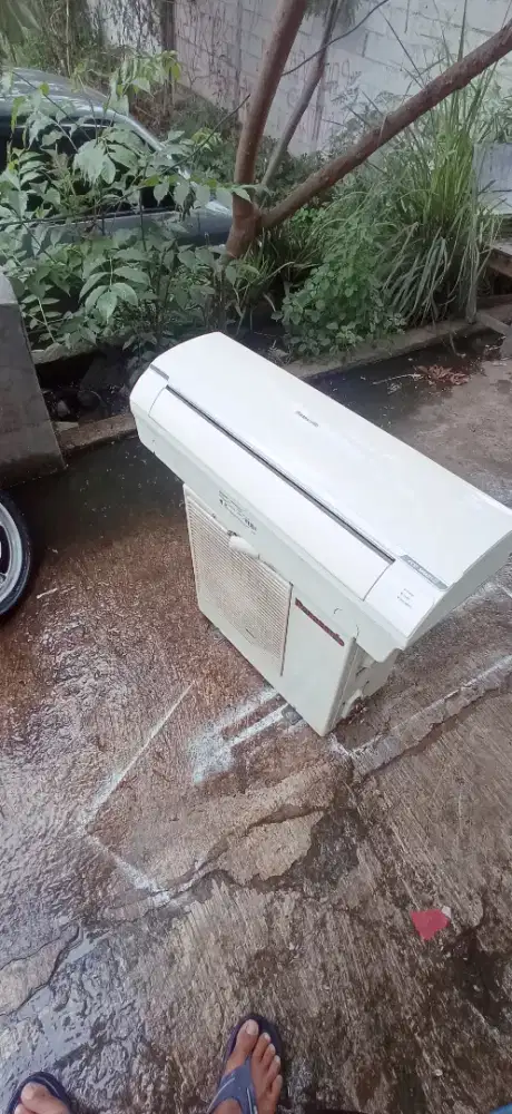 Ac bekas berbagai macam ukuran dan jenis pk