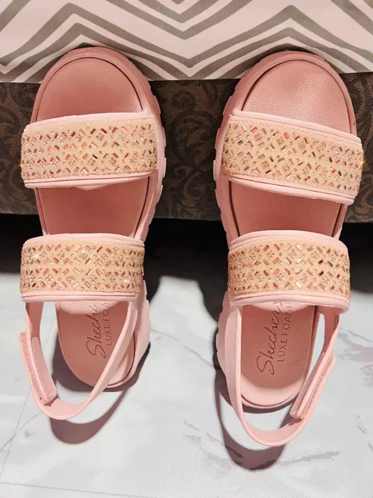 Sandal skechers wanita soft pink - original