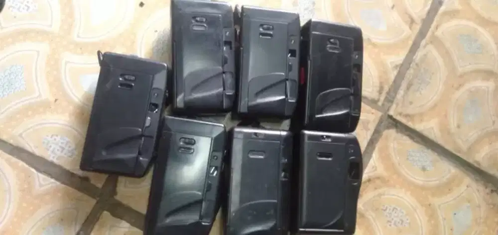 Mgkn ada yg tertarik slhkn deh plh slh 1 dr camera berkualitas lawas