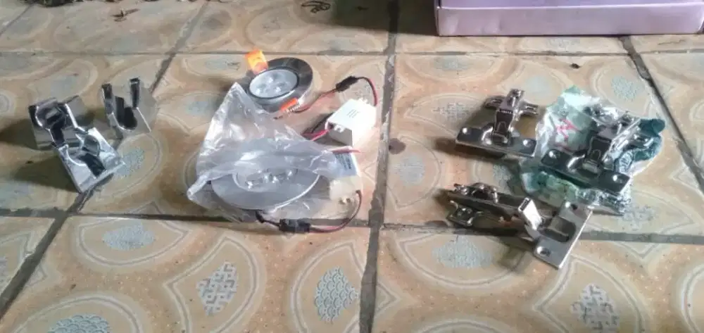 Slhkn plh slh 1 paket dr stand shower atau sblh2 nya brg baru hrg mrh