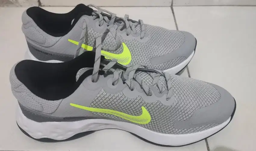 Di jual sepatu Nike Renew ride 3.0