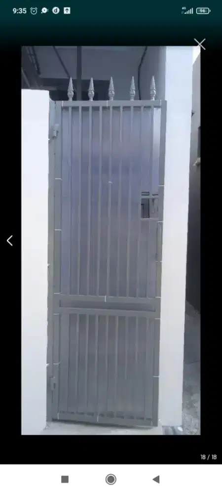 Di kontrakan bulanan kamar kosong lantai 3 kamar mandi di dalam kamar