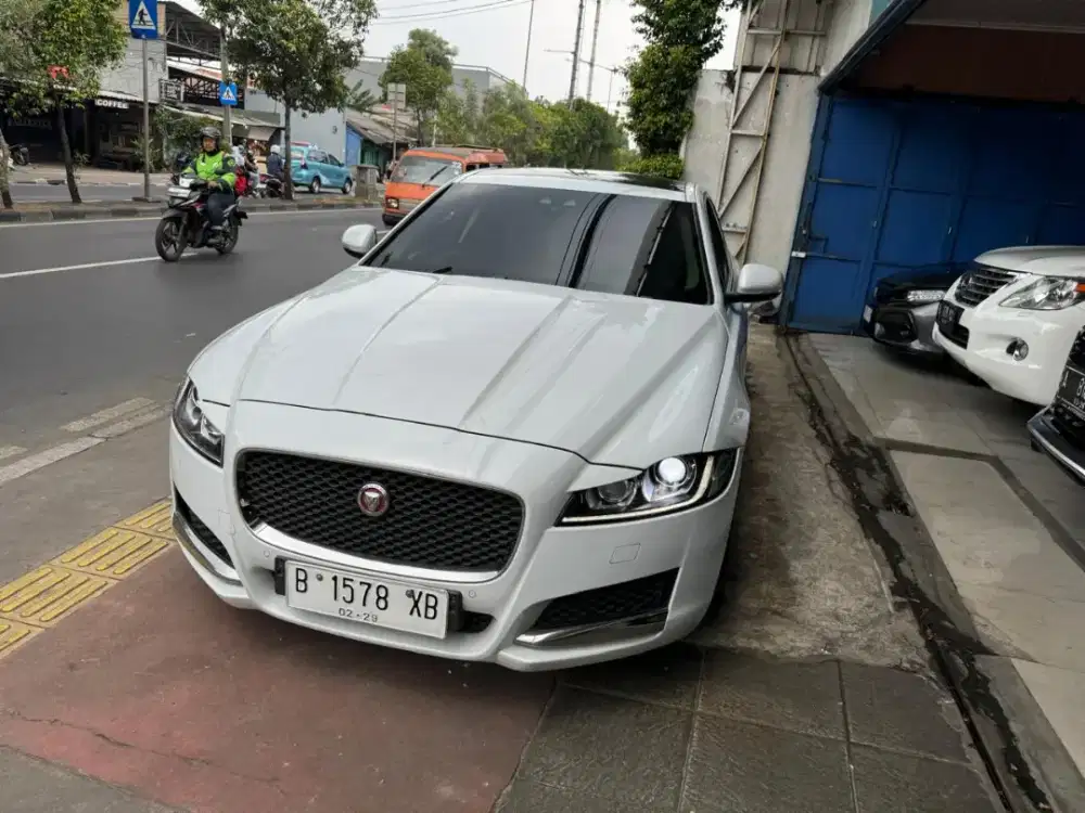 Jaguar XF 2016 AT 2.5 turbo new model km 41rb