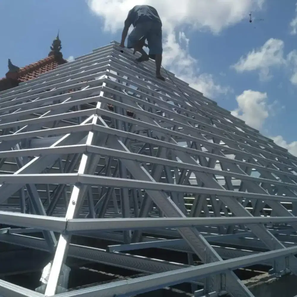 Ahli pemasangan rangka atap baja ringan
