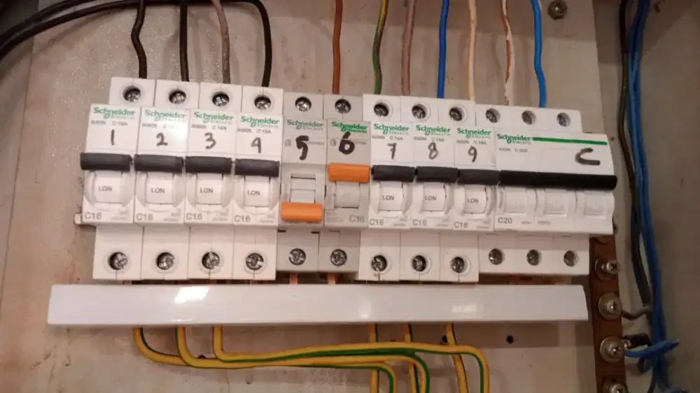 Instalasi Lostrik,AC,cctv