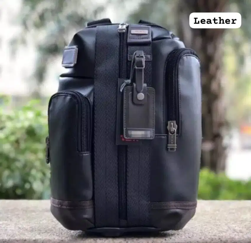 Tas Tumi Saratoga Slingbag Selempang Leather Kulit Hitam Black