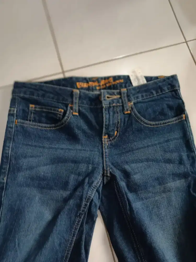 GIORDANO Essential Jeans Wanita