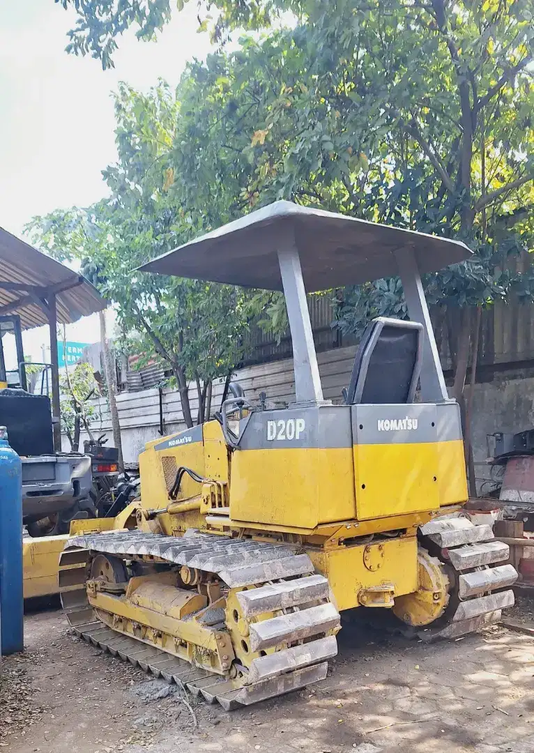 BULLDOZER KOMATSU D20P