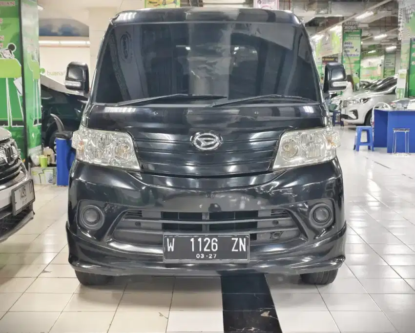 Daihatsu Luxio 1.5 D 2017 hitam