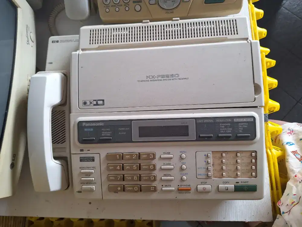 Telepon fax Panasonic KX-F2230