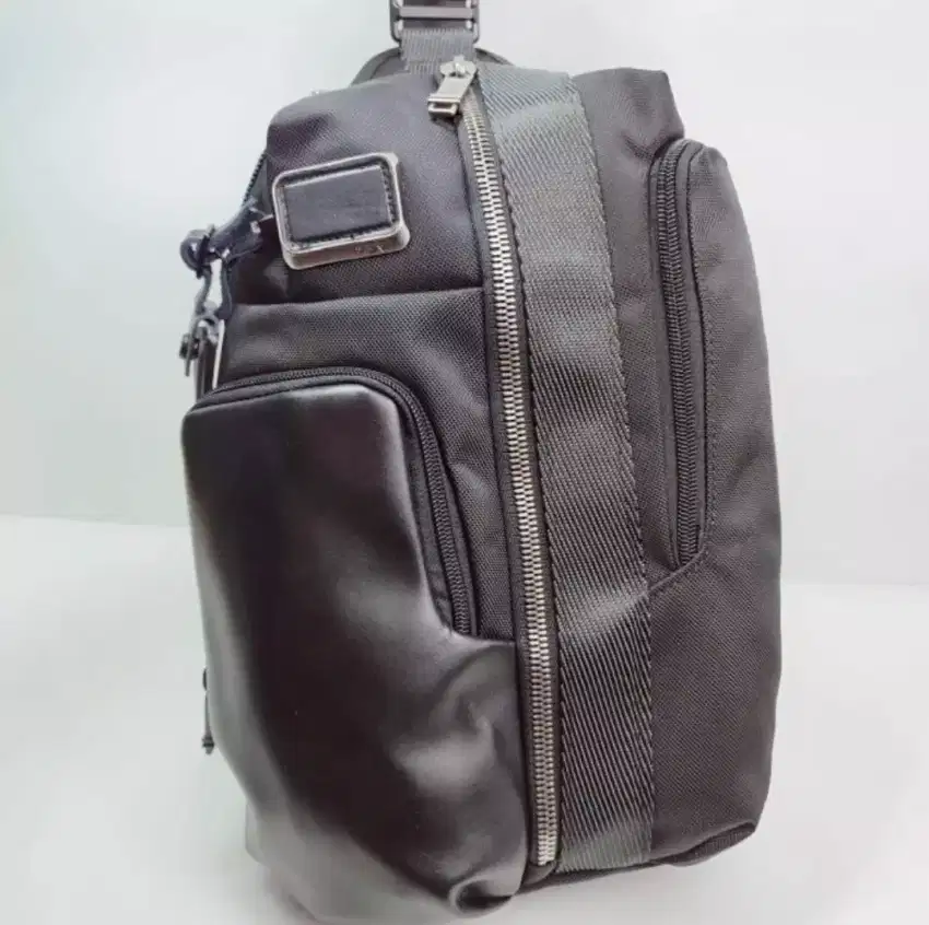 Tas Tumi Alpha Bravo Smith Bodybag Crossbody Selempang Pria Tumi men