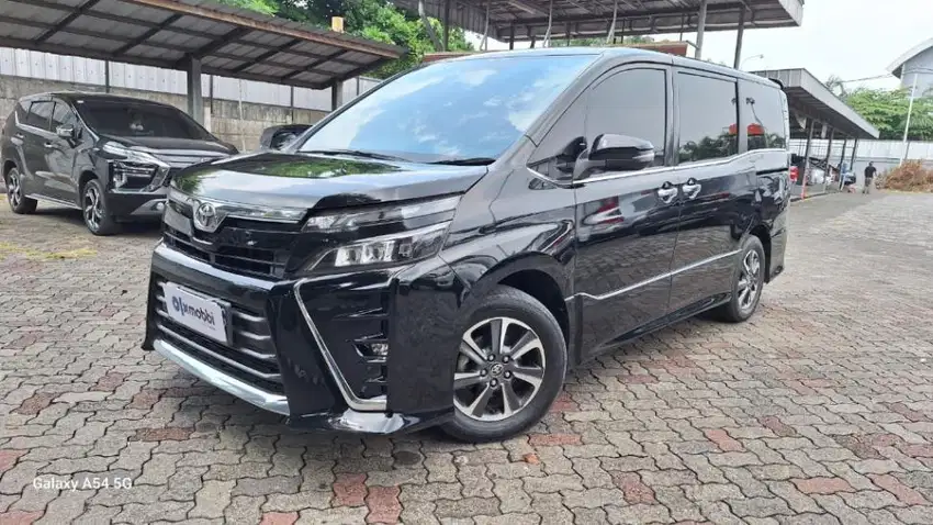 [OLXmobbi] Toyota Voxy 2.0 Bensin-AT 2019 Hitam (SIG)