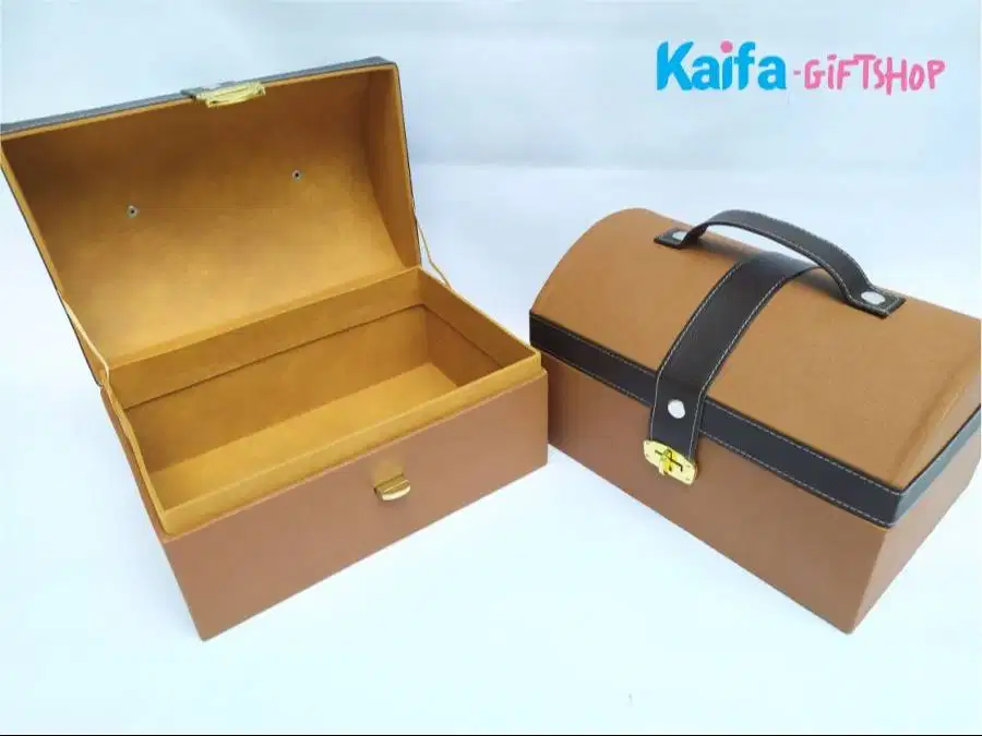 Box Hamper Tempat bingkisan model peti (coklat hitam)