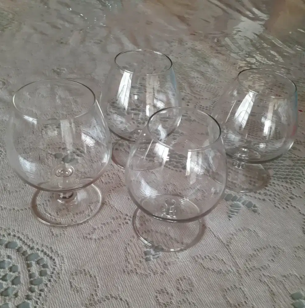 DIJUAL MURAH: Gelas Wine/Gelas Anggur. Koleksi pribadi.
