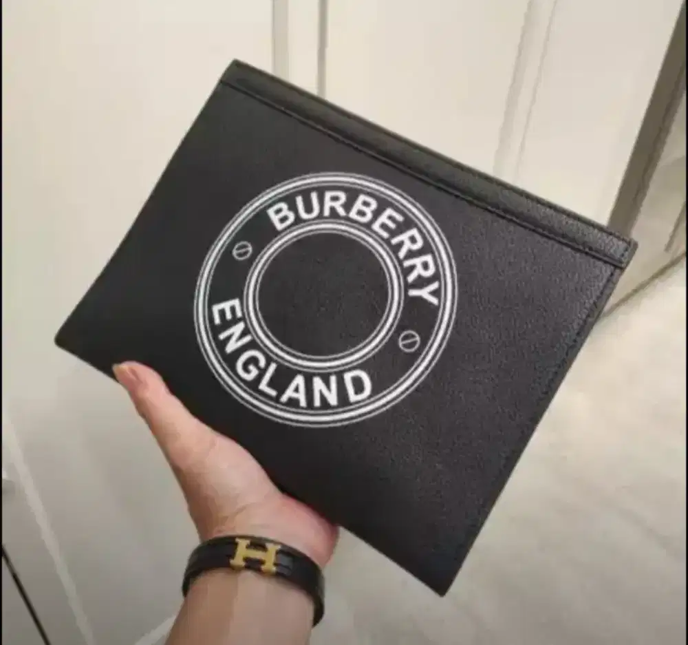 CLUTCH BURBERRY BRANDED IMPORT