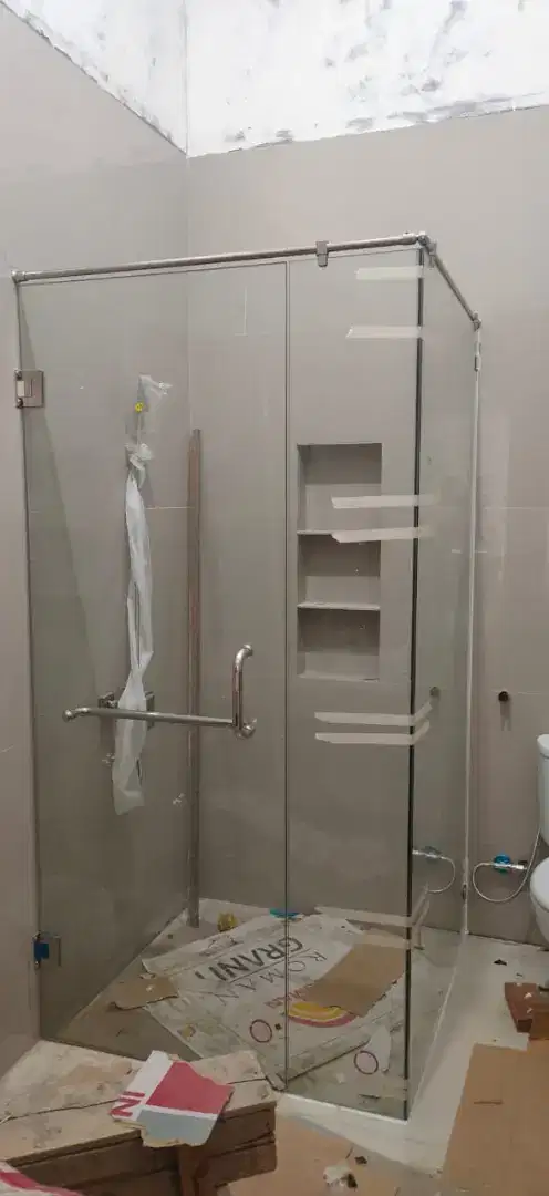 Kaca shower kamar mandi tamper