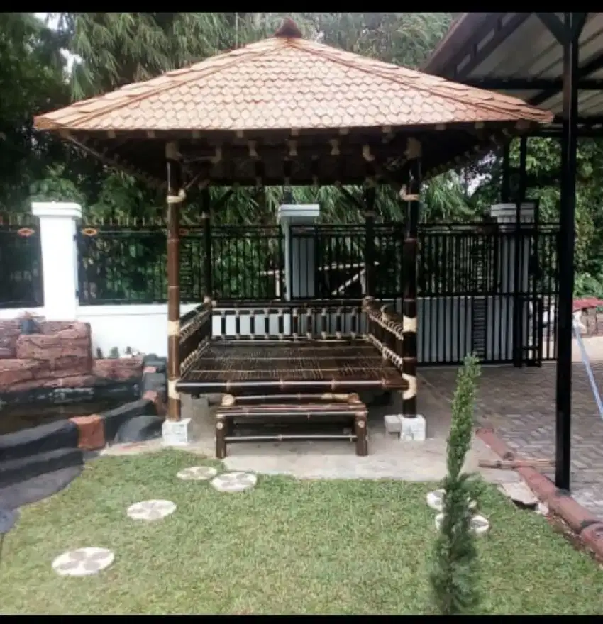 Gazebo bambu minimalis atap sirap ukuran 2x2 harga satuan unit 10 jt