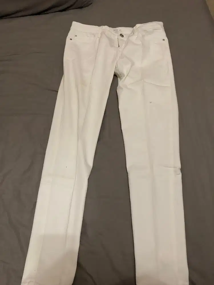 Celana putih mango paty