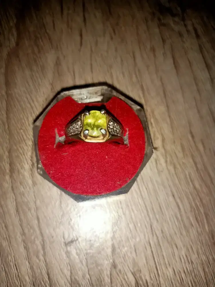 Sphene ring silver unheated