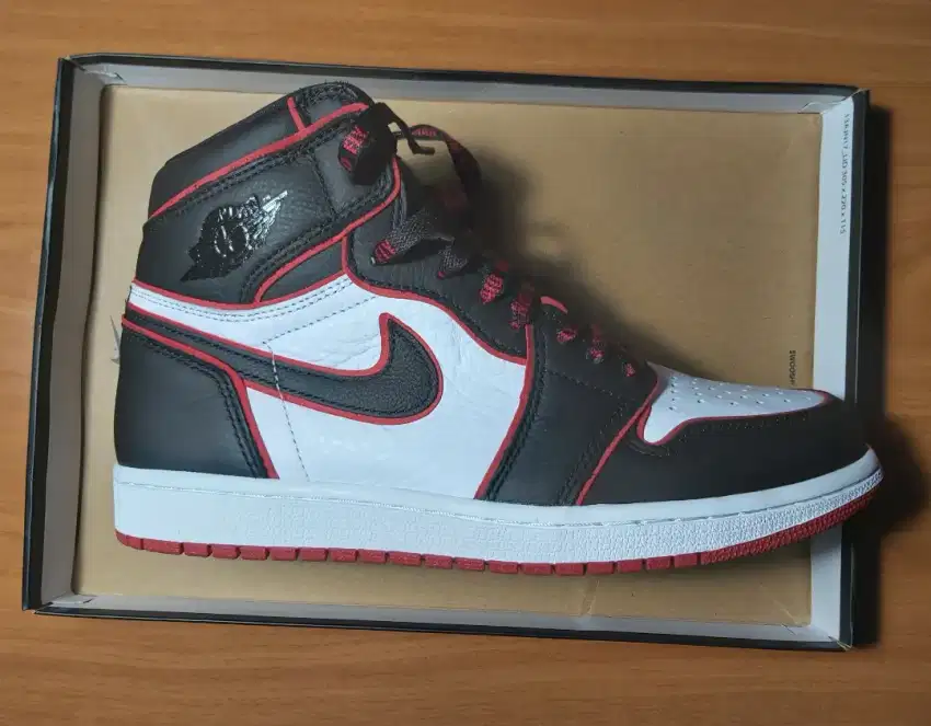 Air Jordan 1 High Bloodline 42 US 8.5 (ORI!)
