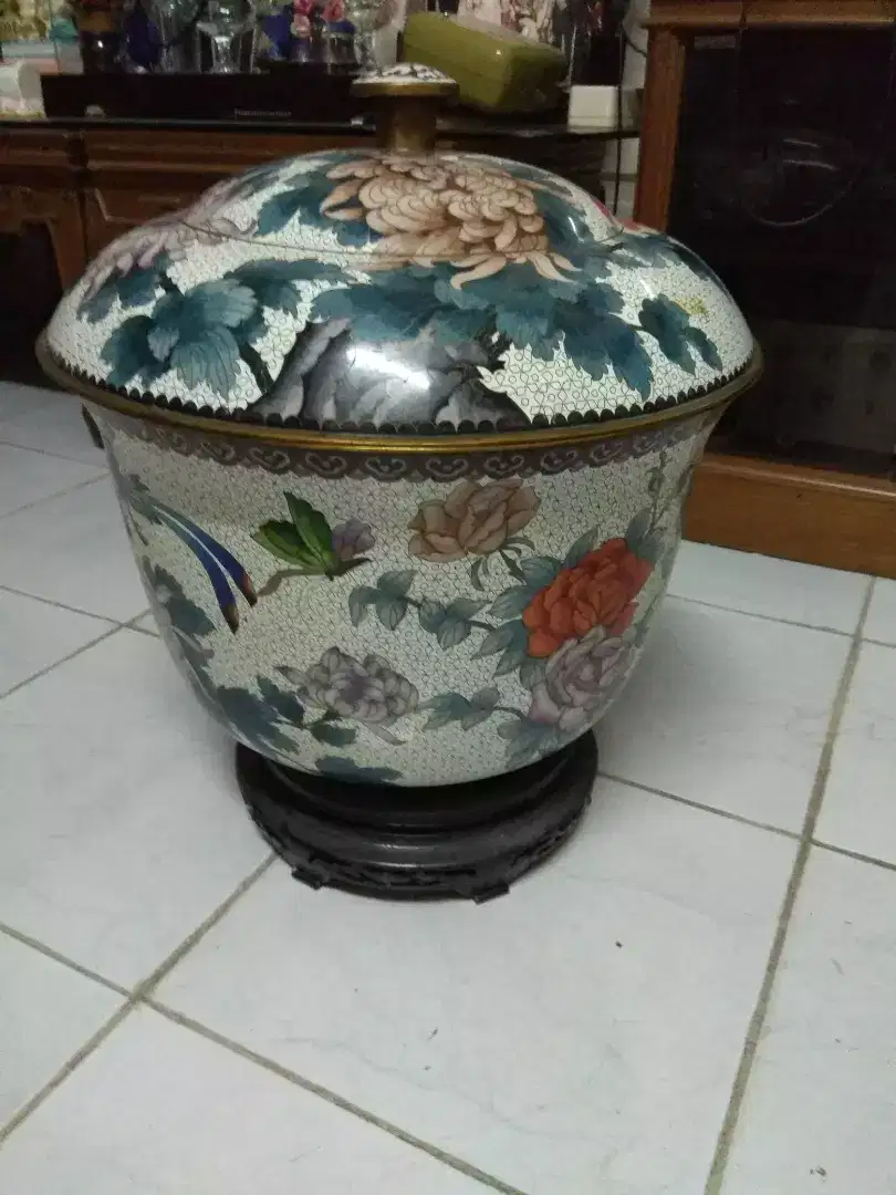 Barang antik guci pot