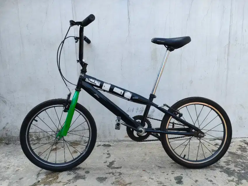 Jual sepedah BMX anak