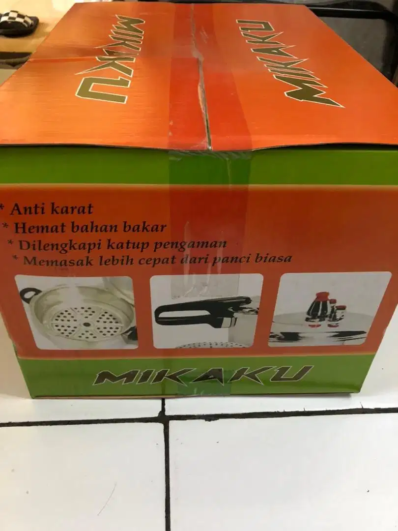 Panci presto 8 liter kondisi baru