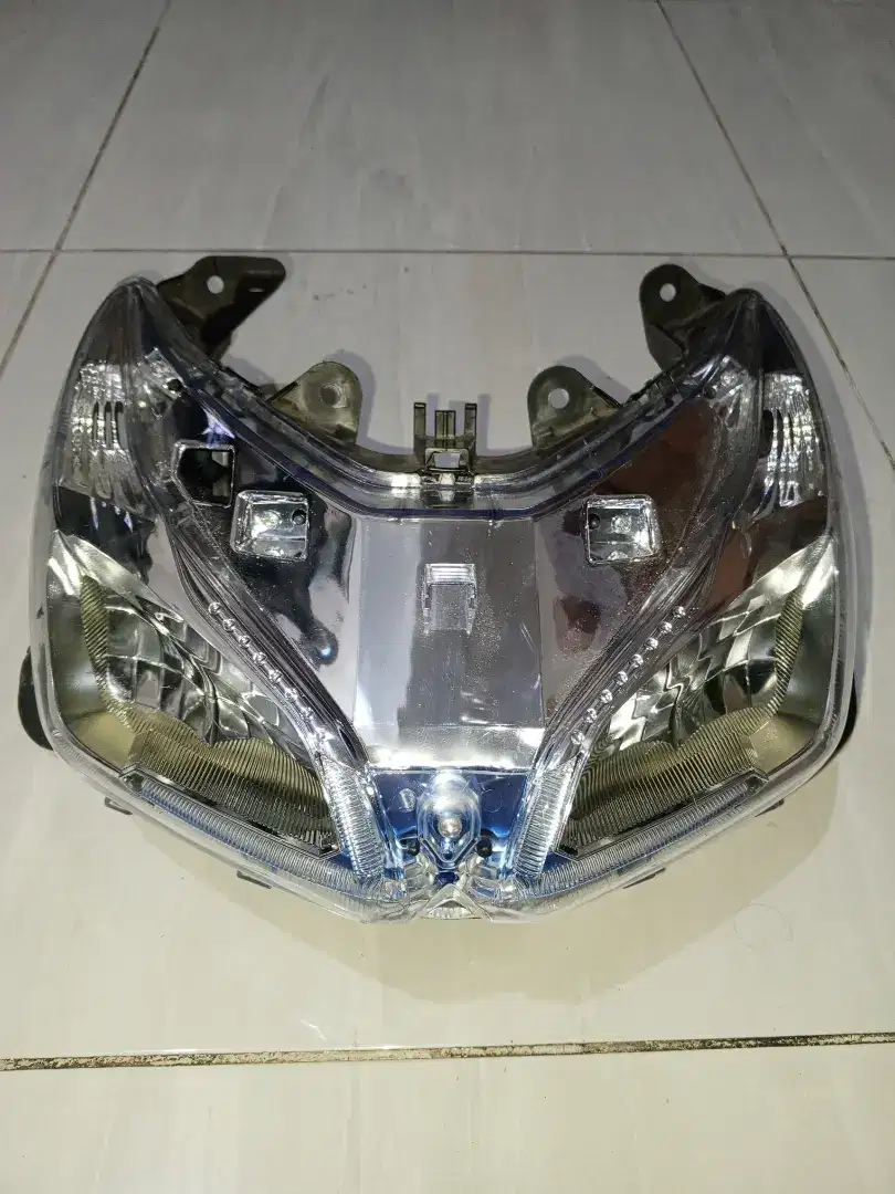 lampu depan Vario 110 LED remote orisinil