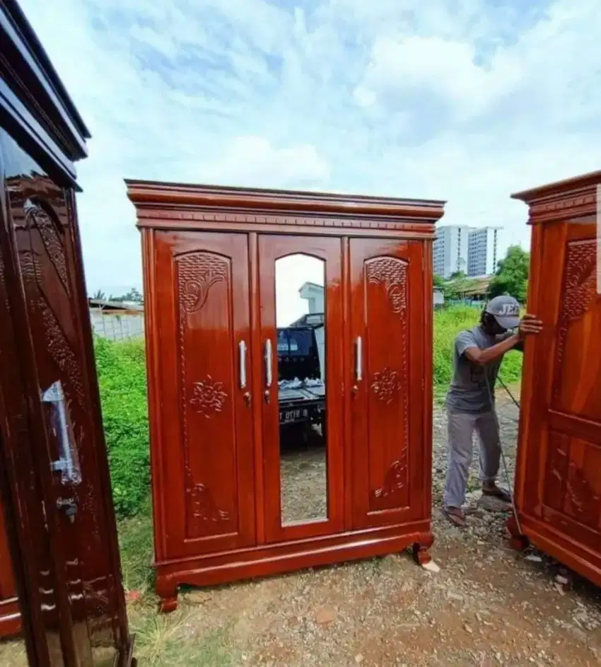 Lemari pakaian pintu 3 jati murah