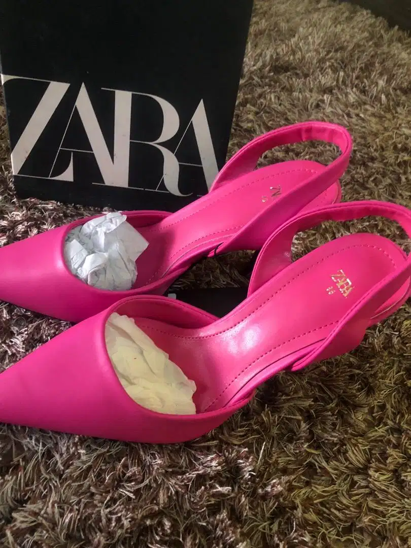 Sepatu high heels zara