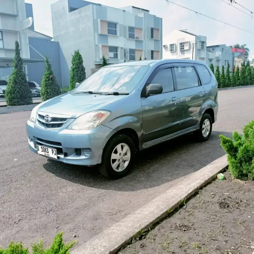 Daihatsu xenia LI 2010 dp 7.5 jt