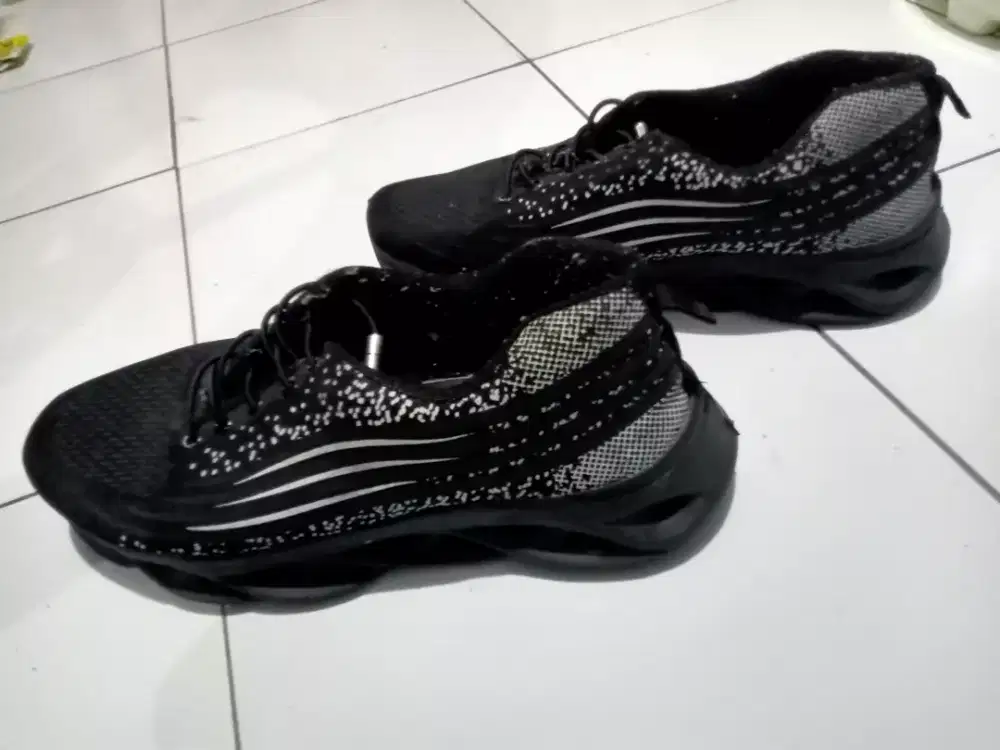 Sepatu Bekas Murah FZTH