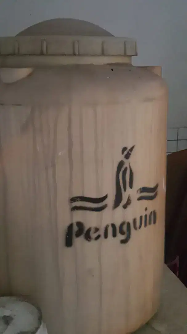 Torn/tangki air merk penguin isi 300 liter