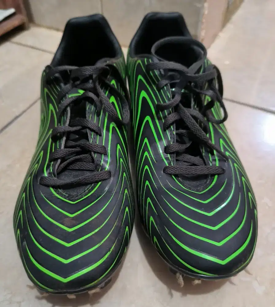 Sepatu bola SPECS ORI