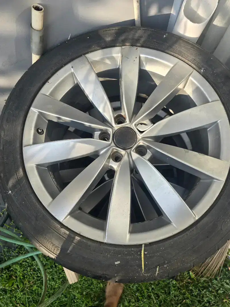 Murahh.. Velg VW Scirocco Murah Ex pake di Toyota Innova Reborn