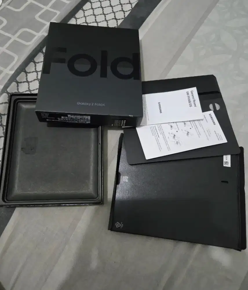 Box original galaxy fold 4