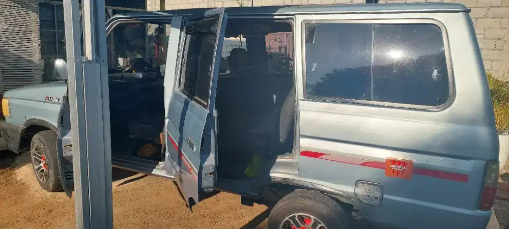 Di jual mobil kijang