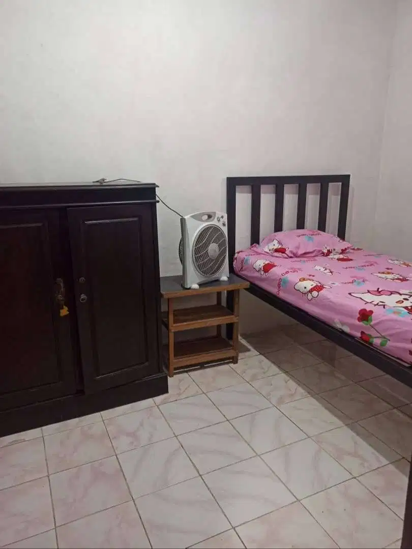 KOS PUTRI MAHASISWA KARYAWATI PUSAT KOTA SURABAYA