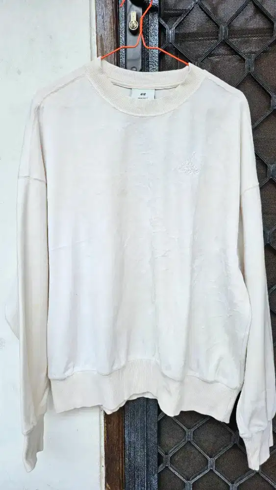 Sweater H&M Putih Gading size M Oversized