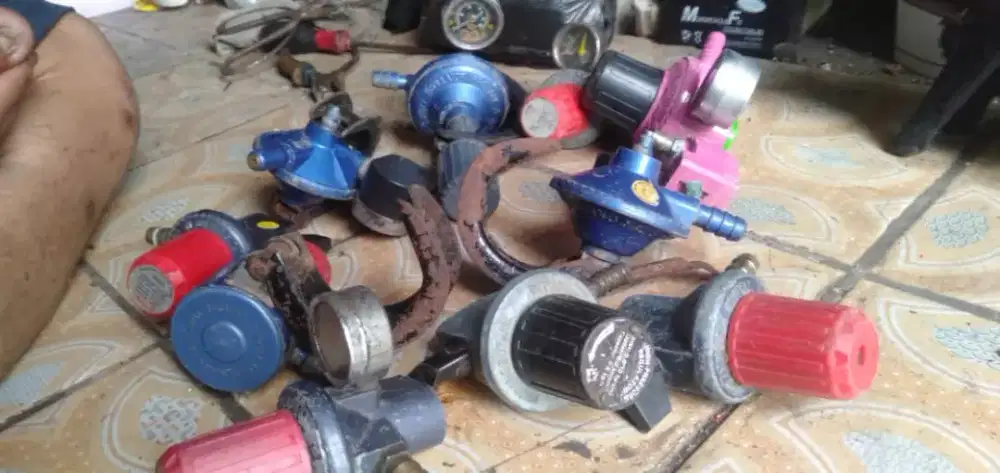 Cocok.utk warteg dll slhkn plh slh 1 dr regulator gas nya kond normaln