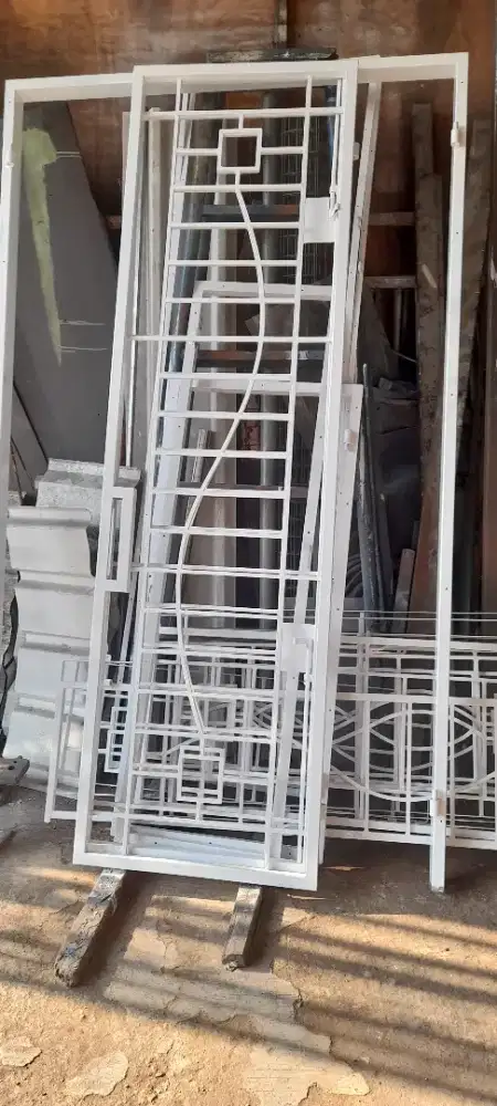 TERALIS JENDELA DEKORASI RUMAH