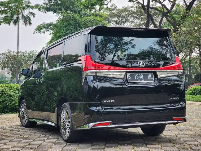 TANPA DP| LEXUS LM350 LM 350 VIP SEAT 2+2 HITAM 2022 RASA BARU!!