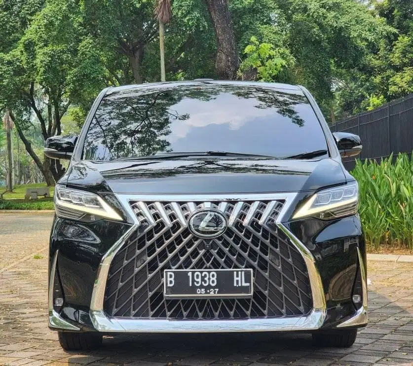 RASA BARU!! LEXUS LM 350 VIP 4 SEAT 2022 HITAM PRISTINE CONDITION !!