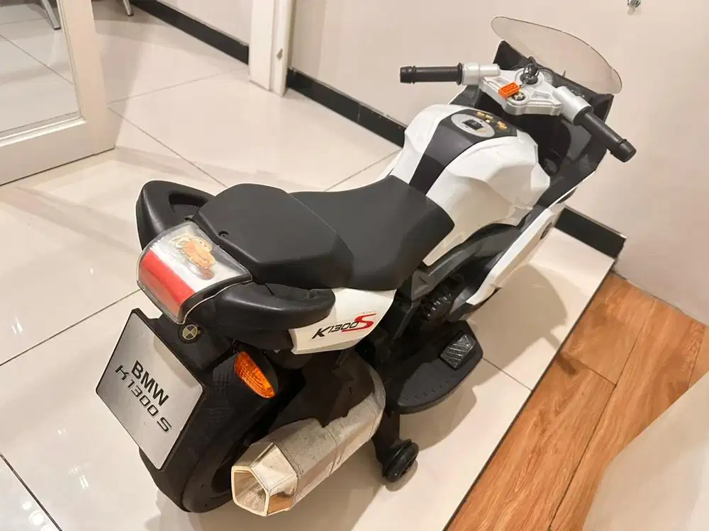 Mainan motor BMW K 1300 S