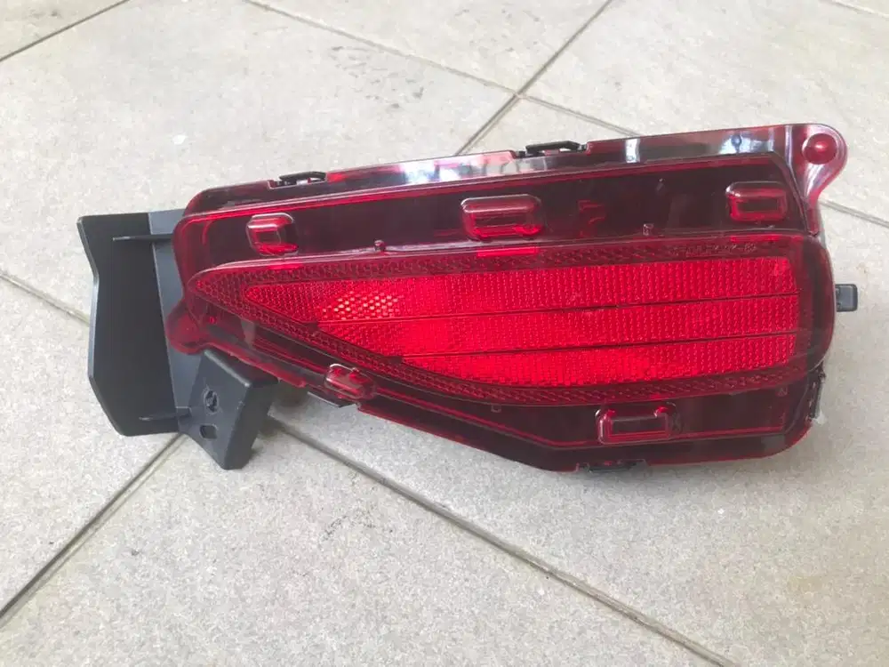 Mica replektor sen lampu belakang fortuner 2020