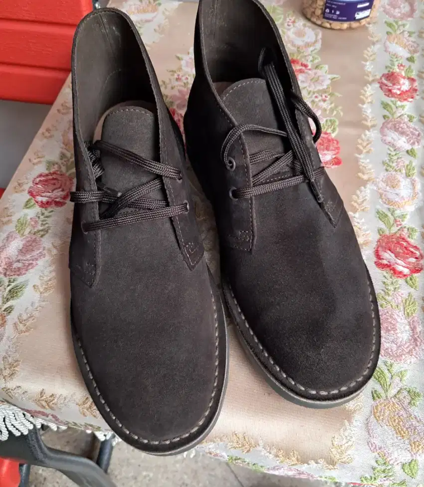 Jual sepatu clark suede