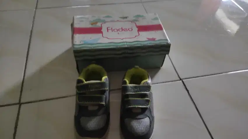 Di jual sepatu anak cowok fladeo