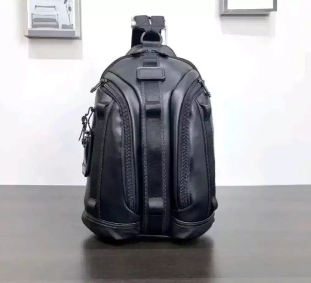 Tas Tumi Knight Sling Backpack 2in1 Leather Black