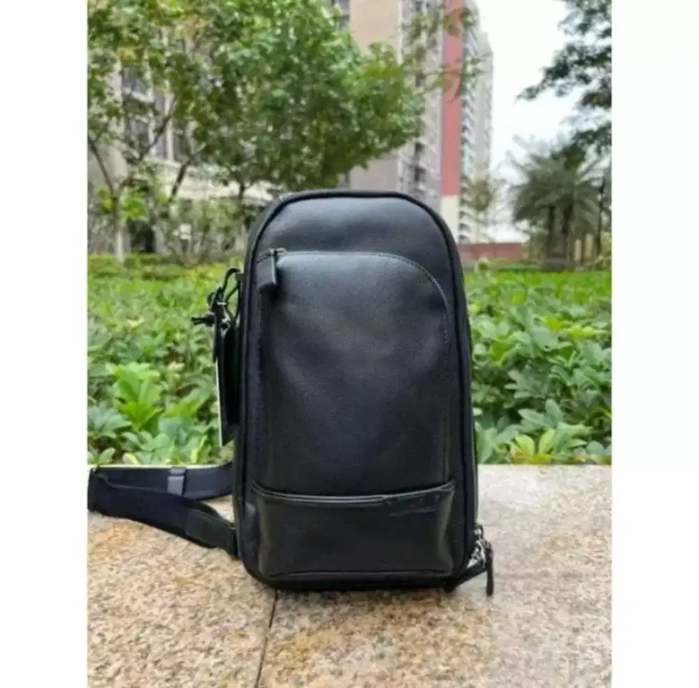 Tas Tumi Harrison Gregory Slingbag Leather Black for Men