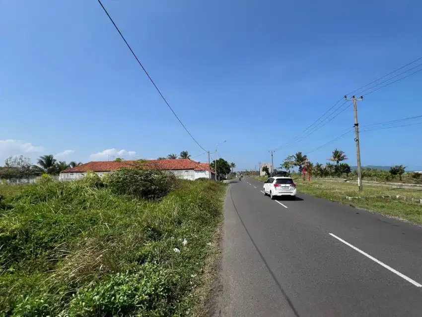 Jalan utama pangandaran, menghadap pantai barat cocok hotel dan resto